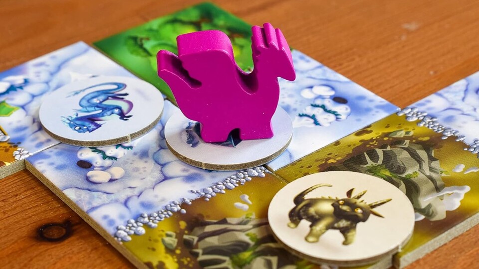 Kinderspiele können auch Erwachsenen Spaß machen, vor allem wenn Drachen mitspielen.