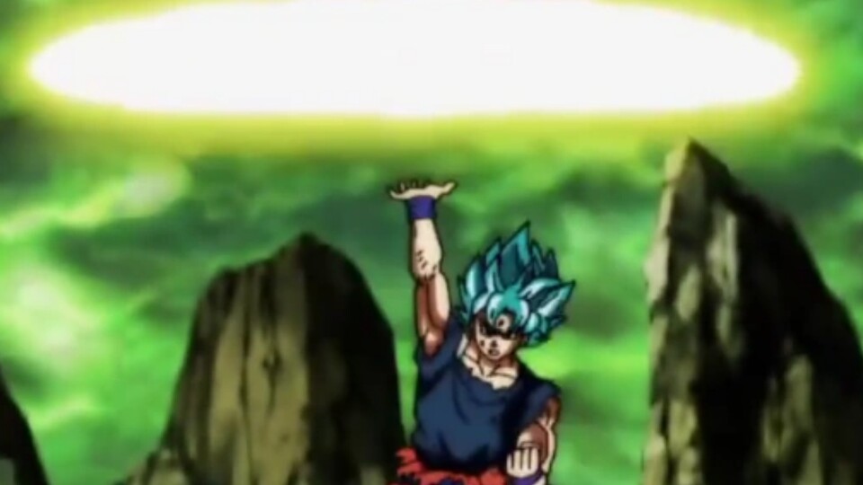 Goku setzt in seiner Super Saiyajin Blue-Form Destructo Disc gegen Jiren ein. (Bild: © Toei Animation)