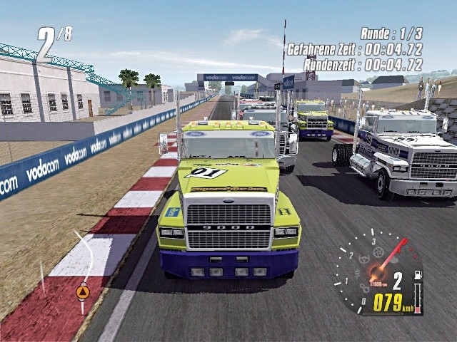 In DTM 2 fahrt ihr nicht nur schnelle Flitzer, sondern auch diese schweren Jungs hier. Allerdings steuern sich die Trucks sehr schwerfällig und umständlich. Screen: Xbox