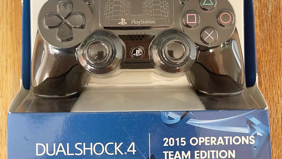 Diese Spezialedition des DualShock 4 dürfte kaum jemand kennen. (Bild: Reddit Hokusai516)