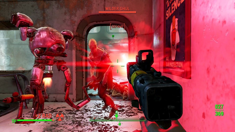 Die Schießereien aus der Hüfte spielen sich in Fallout 4 wesentlich flüssiger. Solchen Ghuls können wir übrigens Arme und Beine abschießen – und die Strahlungszombies kämpfen trotzdem weiter.