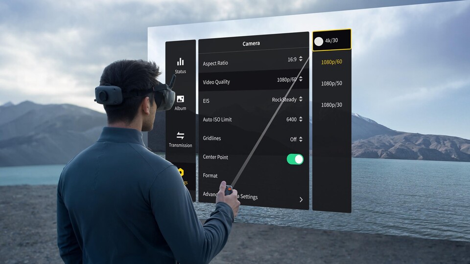 Auch mit der VR-Brille auf den Augen könnt ihr selbstverständlich alle nötigen Einstellungen an eurer Drohne vornehmen.