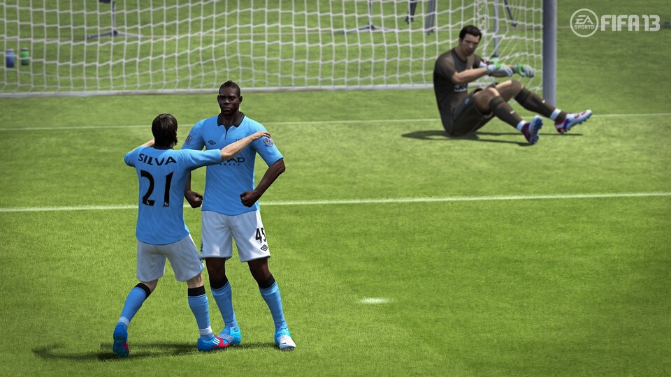 In der Demo zu FIFA 13 kann man auch mit Balotelli jubeln - wenn man denn will.