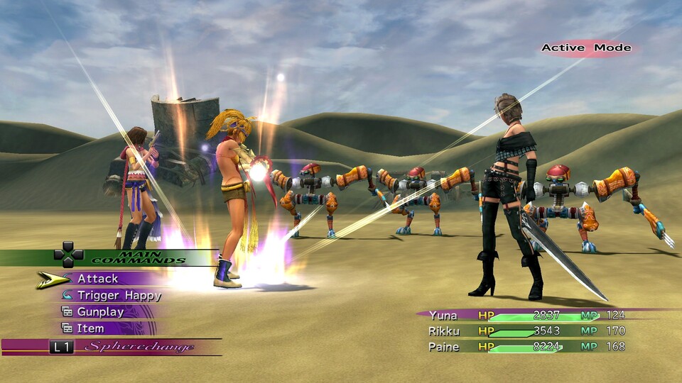 In der Wüste legen sich Yuna, Rikku und Paine mit aggressiven Robotern an. 