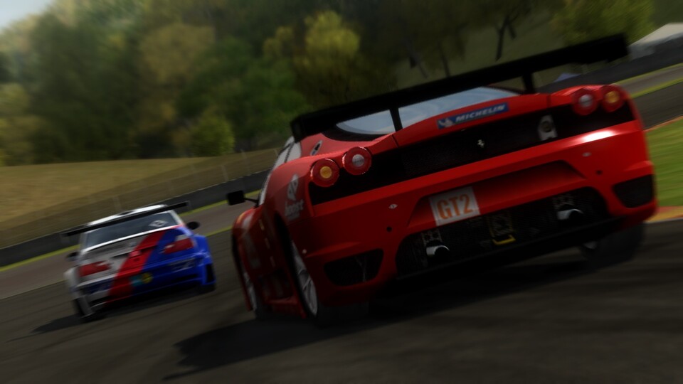 Forza Motorsport 2 kam 2007 für die Xbox 360 heraus und baute die Stärken des Vorgängers mithilfe der leistungsfähigeren Hardware weiter aus.