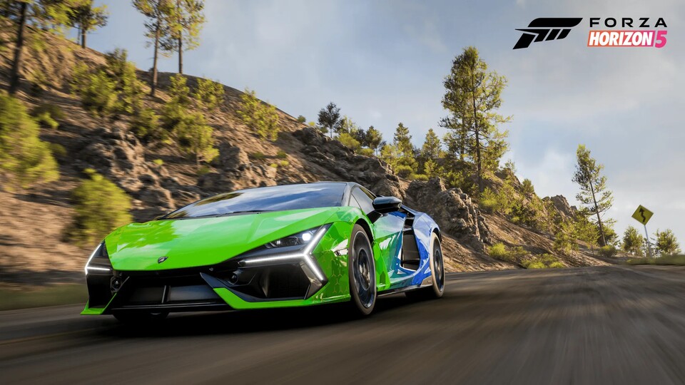 So sieht der blau-grüne Lambo auf der Straße aus.