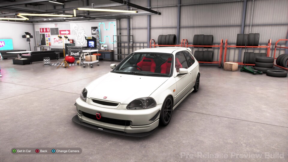 Bei Gebrauchtwagenhändlern könnt ihr getunte Autos kaufen, wie den Honda Civic hier.