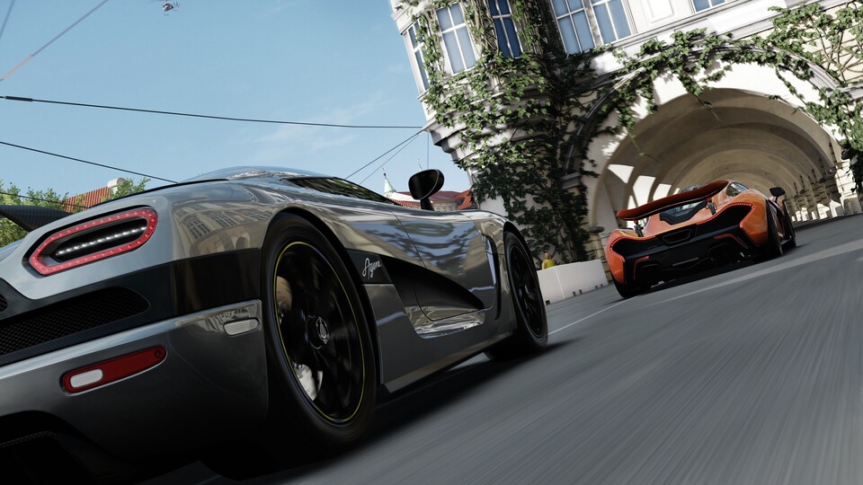 Forza Motorsport 5 wird aus den Fahrkünsten des Spielers eine Renn-KI destillieren und diese in die Cloud hochladen, damit unsere Freunde jederzeit gegen ihn oder zumindest seinen digitalen Klon fahren können.