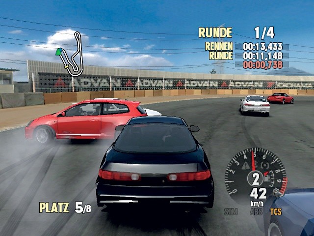 Der Typ im roten Wagen kriegt die Kurve nicht, wir können gerade noch ausweichen. Das sind dann wohl im Kampf um den Sieg zwei Konkurrenten weniger. Screen: Xbox