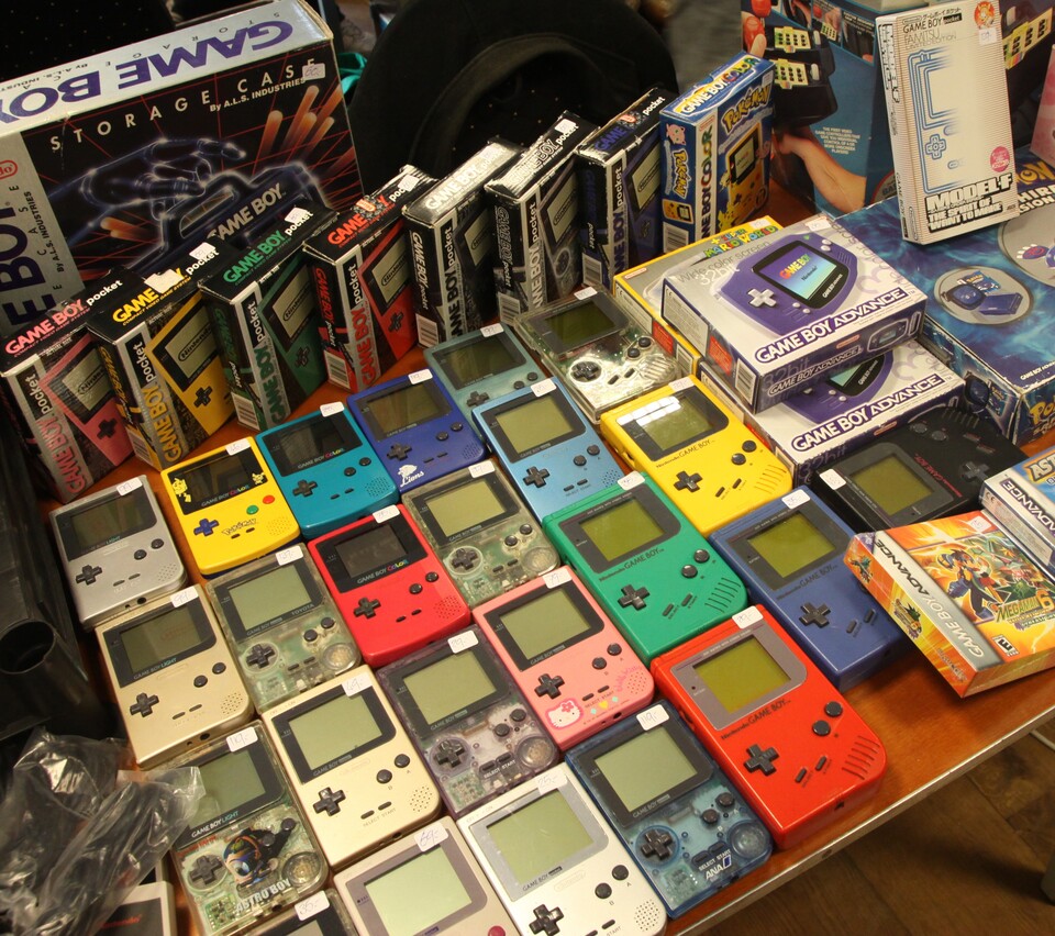 Wer Game Boy-Hardware sammelt, kann einiges an Geld ausgeben. Gerade vom Game Boy Pocket gibt es etliche, oft nur in Japan erhältliche Sondereditionen.