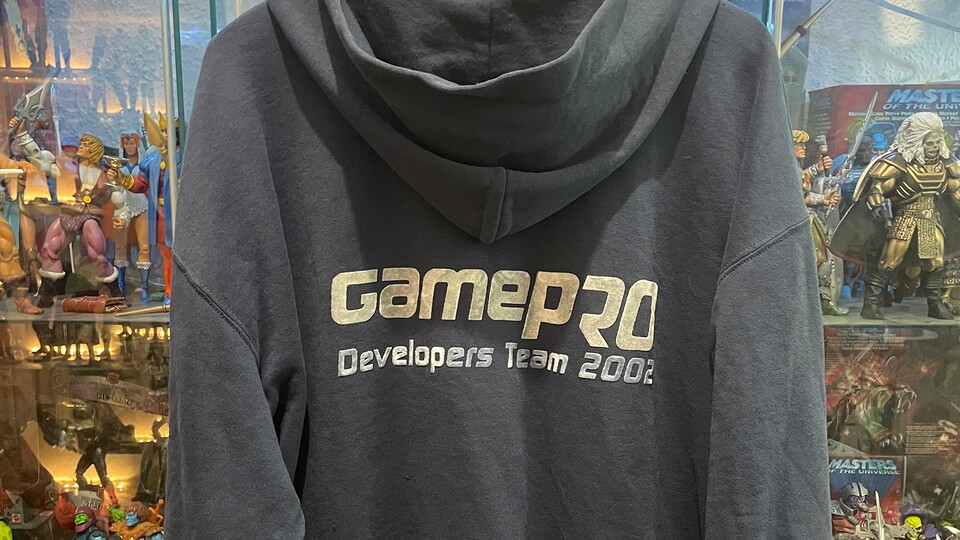 So einen Hoodie bekam damals jeder der GamePro-Redaktion geschenkt. Kai hält seinen immer noch in Ehren.