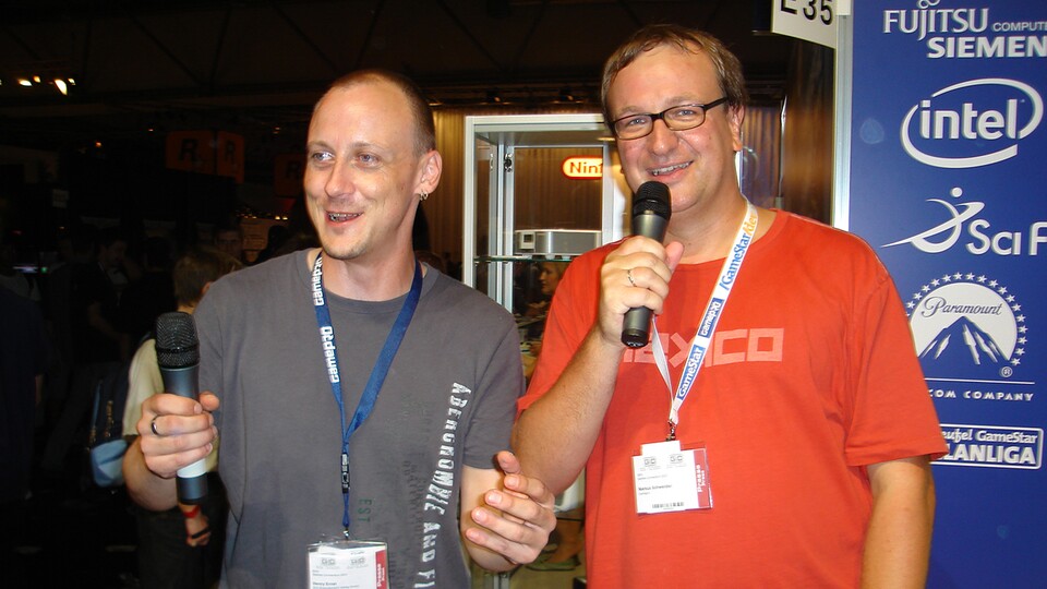 Henry und Markus beim Moderieren auf der Games Convention. Kontakt zu den Lesern ist wichtig!