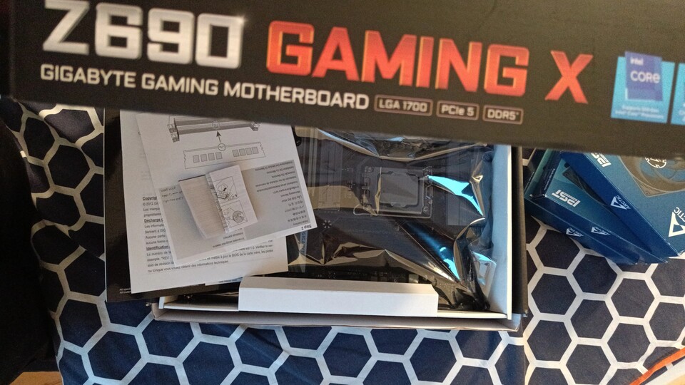 Guter Deal: Gebrauchtes Motherboard mit kostenloser 500 Euro-CPU (Bild: reddit.comuserNehe0002).