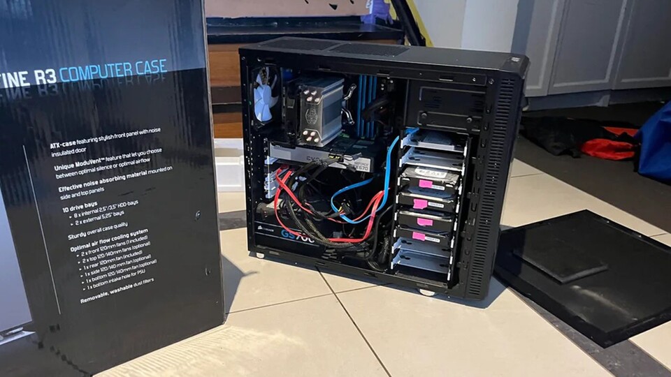 Einen kompletten PC findet man auch nicht alle Tage am Straßenrand. (Bild: ReddituPhysical-Amphibian46)