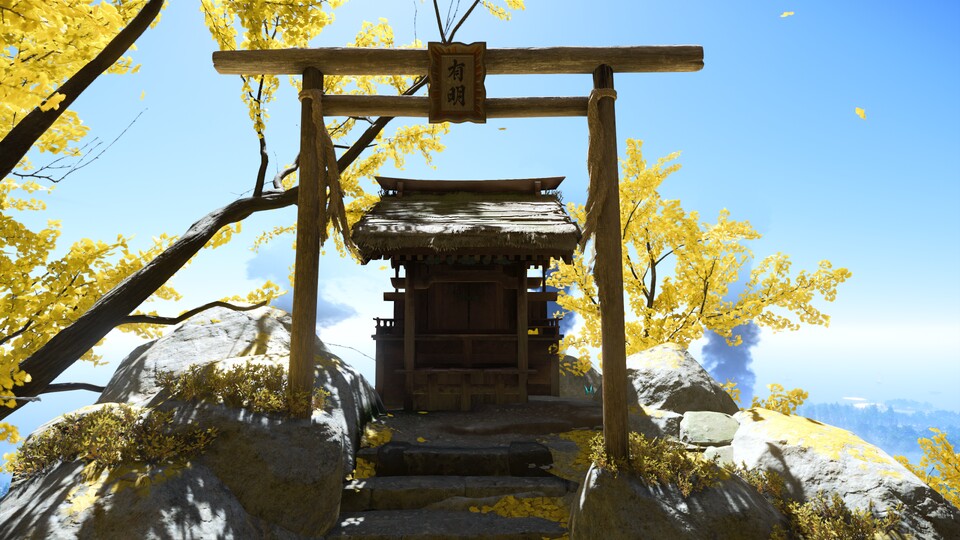 Folgt ihr den Holztoren, gelangt ihr am Ende einer Kletterpartie zu den Shinto-Schreinen. 