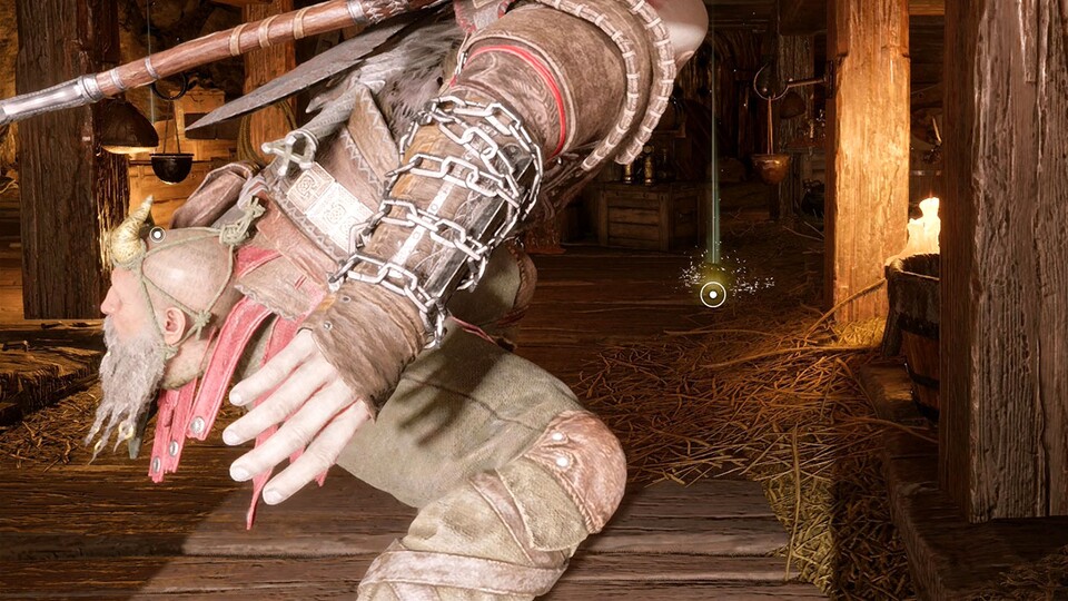 Kratos Hand, die Riemen an seinem Hüftgurt und Mimirs Bart werfen Schatten auf die Bereiche darunter.