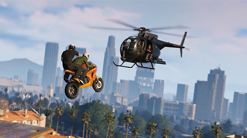 Nachdem Rockstar Games kürzlich noch die Online-Heists für GTA 5 verschoben hat, sind nun erste Details zu deren Inhalt aufgetaucht. Außerdem gibt es Infos zu den weiteren Missionen eines wohl kommenden DLCs.