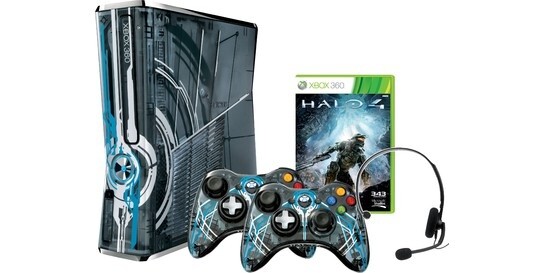 Das Halo-4-Bundle umfasst Konsole, Spiel, zwei Controller und ein Headset.