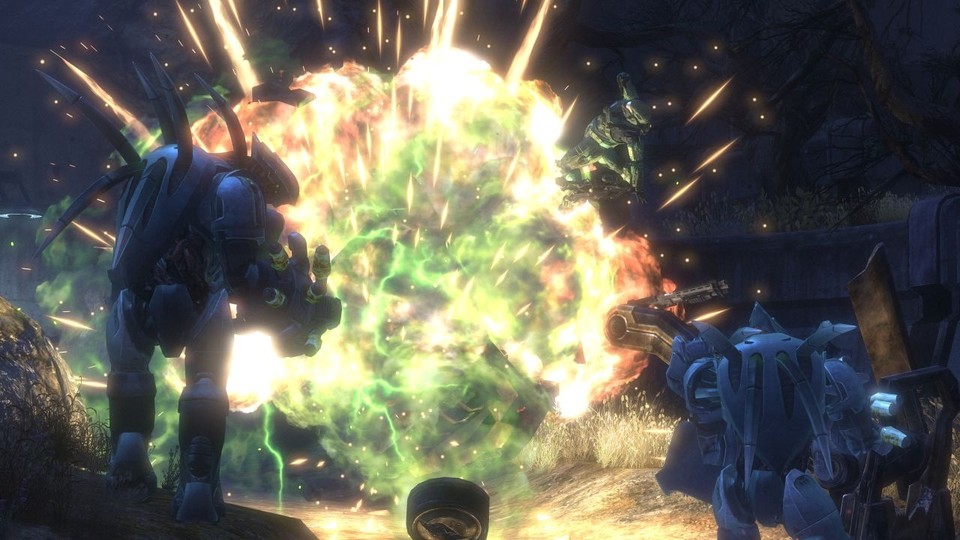 Halo: Reach - In den Nachtmissionen wirken die Explosionen gleich doppelt eindrucksvoll [360]