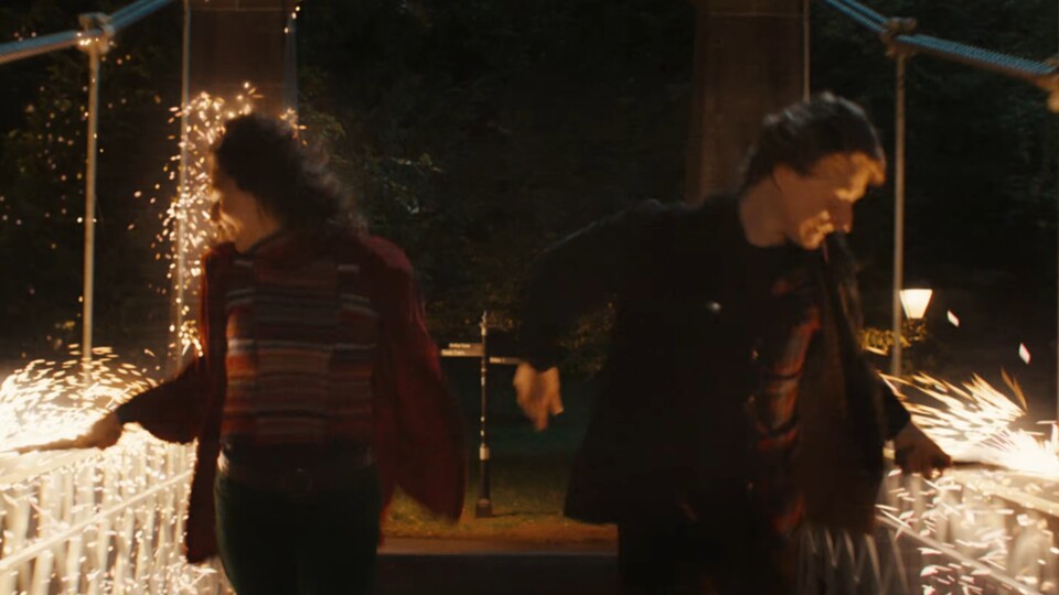 Sind das Harrys Eltern Lily und James Potter? (Bild © HBO).