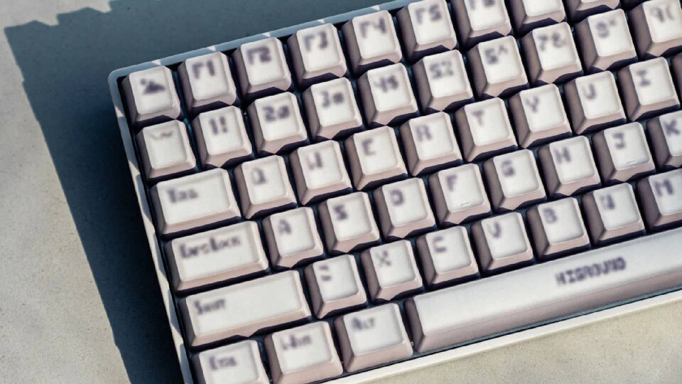 Nein, es liegt nicht an euren Augen, diese Tastatur sieht wirklich so aus. (Bild: Higround)