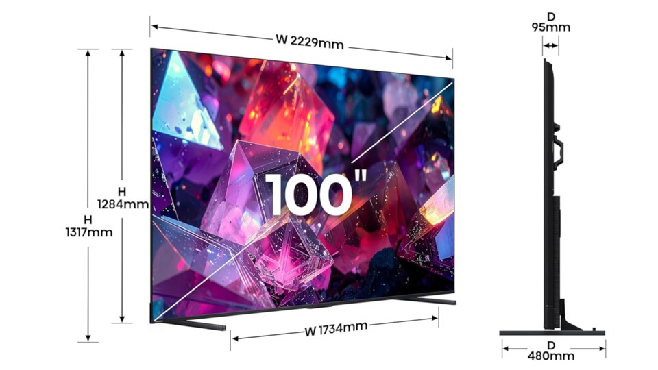Hier die Maße des Hisense E7DS Pro mit 100 Zoll, damit ihr wisst, ob der Riesen-Fernseher überhaupt in euer Wohnzimmer passt.