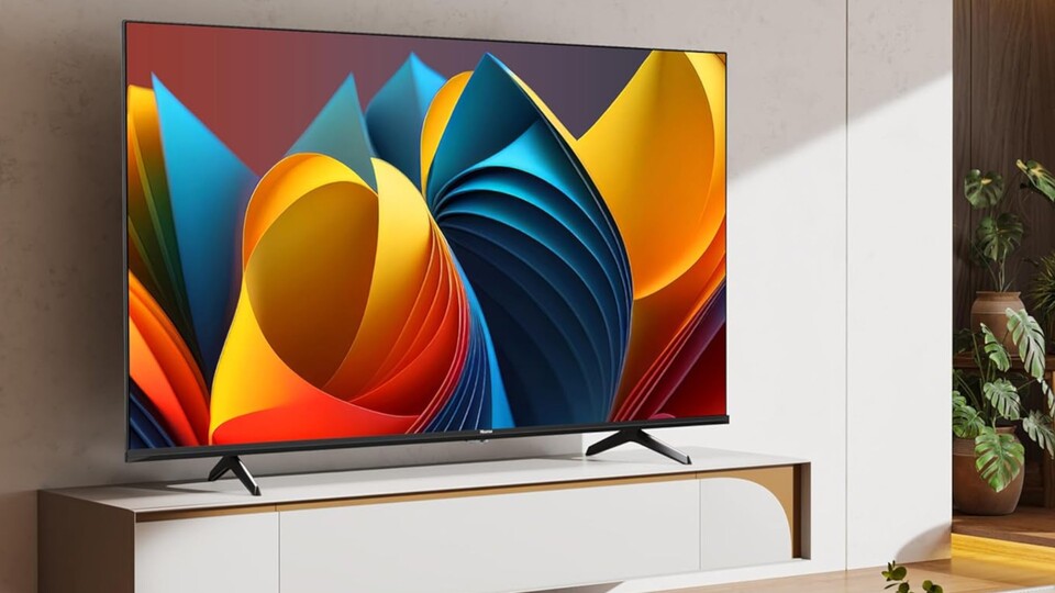 Die QLED-Technologie sorgt beim Hisense E7NQ 4K-TV für kräftige und akkurat dargestellte Farben.