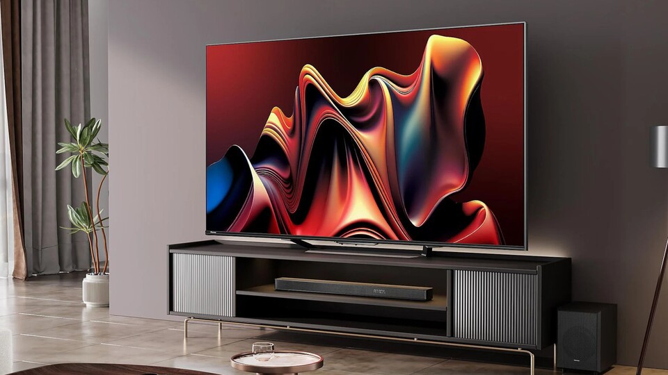 Mit einem Mini-LED-TV wie dem Hisense U7NQ bekommt ihr eine Bildqualität, die nahe an OLED-Fernseher heranreicht, zu einem viel günstigeren Preis.