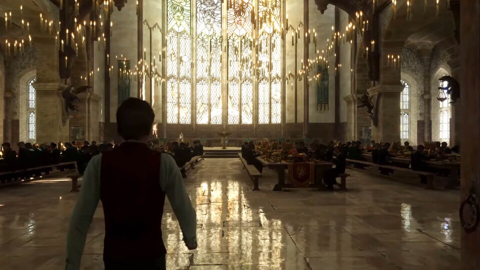 Die Ray-Tracing-Effekte von Hogwarts Legacy wurden als Beispiel für die Power der PS5 Pro herbeigezaubert. Hier anhand der Spiegelungen am Boden.