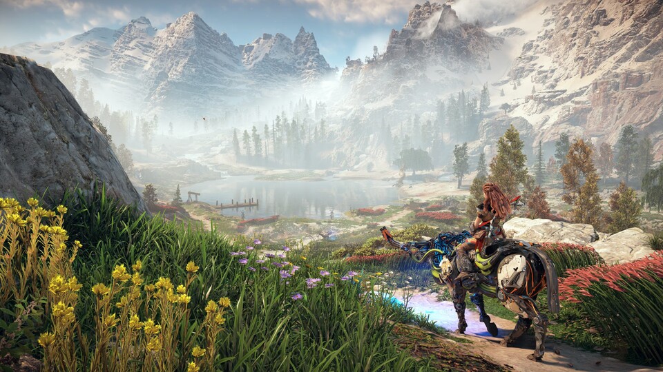 Im PS5-Remaster sieht die Welt von Horizon Zero Dawn sogar noch ein gutes Stück hübscher aus als im Original.