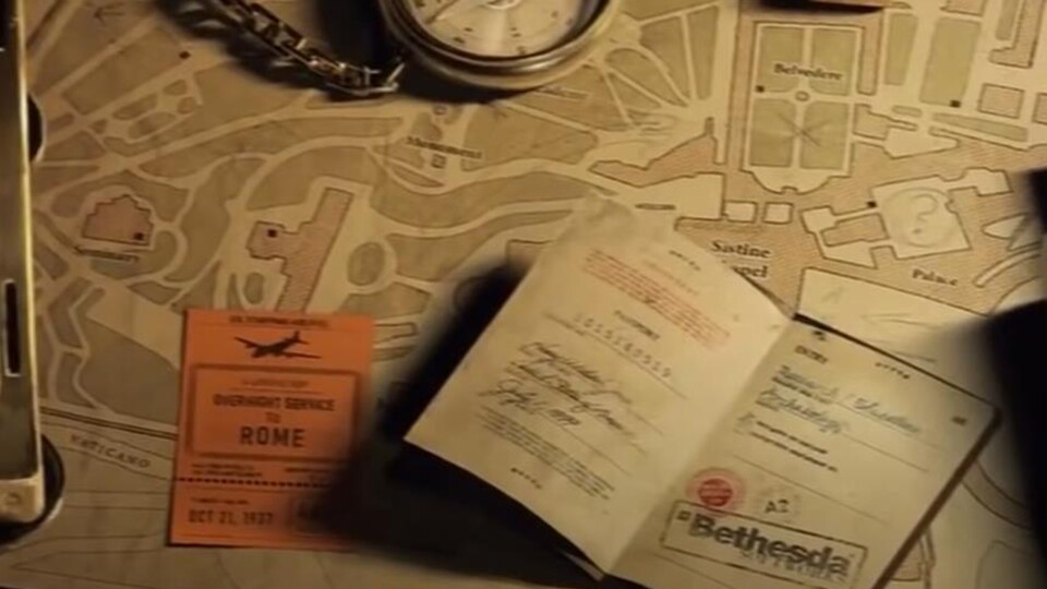 Das Flugticket und die Karte auf dem Tisch machen deutlich, es geht nach Rom.