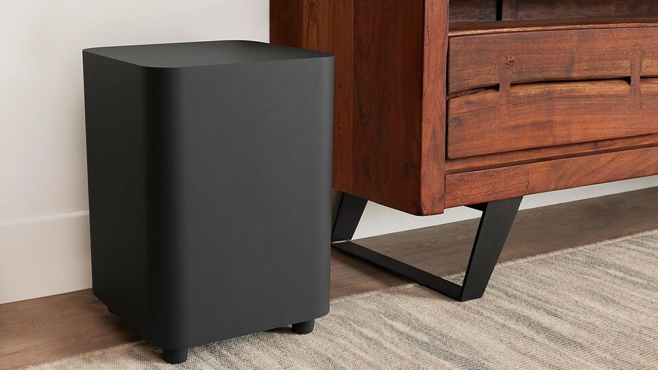 Der Subwoofer funktioniert, abgesehen vom Stromanschluss, komplett kabellos.