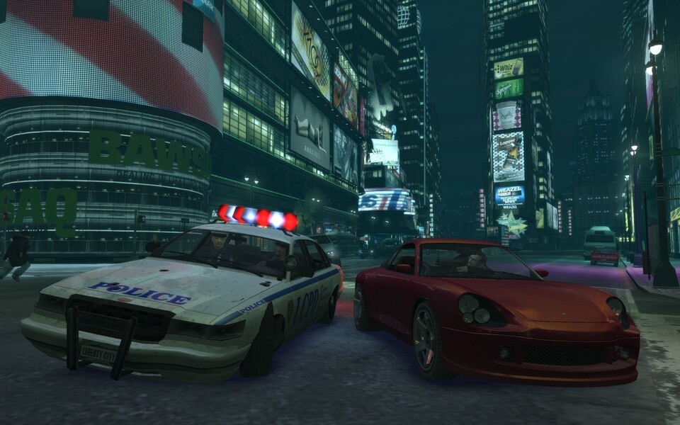 GTA 4: Die Polizei von Liberty City hat zu Fuß nix drauf, aber autofahren kann sie. 