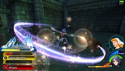 Kingdom Hearts: Birth by Sleep - Mit dem Dimensions-Link leiht ihr euch die Kräfte eurer Freunde, hier von Cinderella. [PSP]