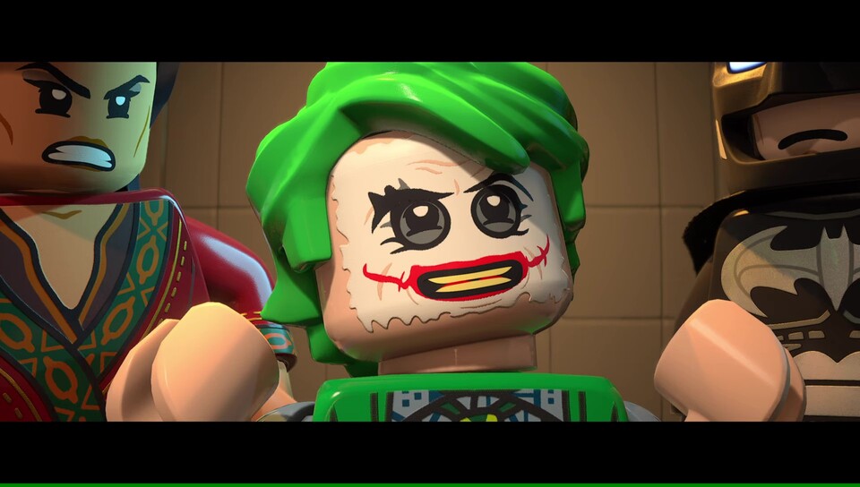 Warum denn so ernst? Jokers berühmte Szene aus The Dark Knight darf natürlich nicht fehlen.