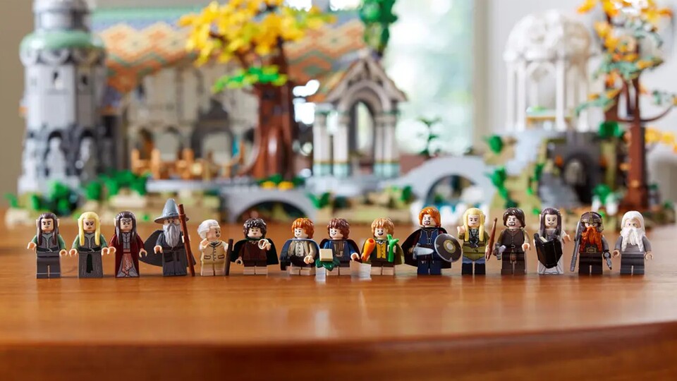 Stolze 15 Minifiguren werden beim LEGO Herr der Ringe Bruchtal Set mitgeliefert, darunter viele ikonische Charaktere.