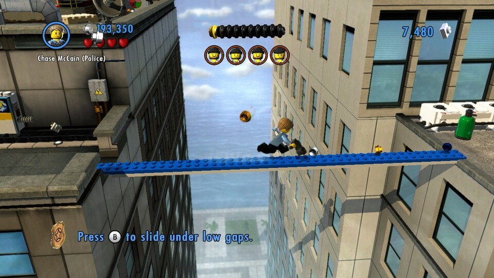 LEGO City Undercover soll bis zu 50 Stunden lang unterhalten. Bestimmte Bereiche der Stadt werden erst später zugänglich.