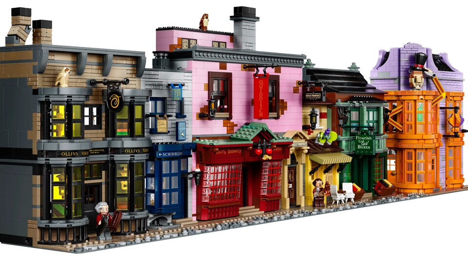 Es gibt noch ein weiteres LEGO Harry Potter Winkelgasse Set, das zwar nur vier Läden enthält, diese aber in sehr viel größerem Maßstab nachbildet.