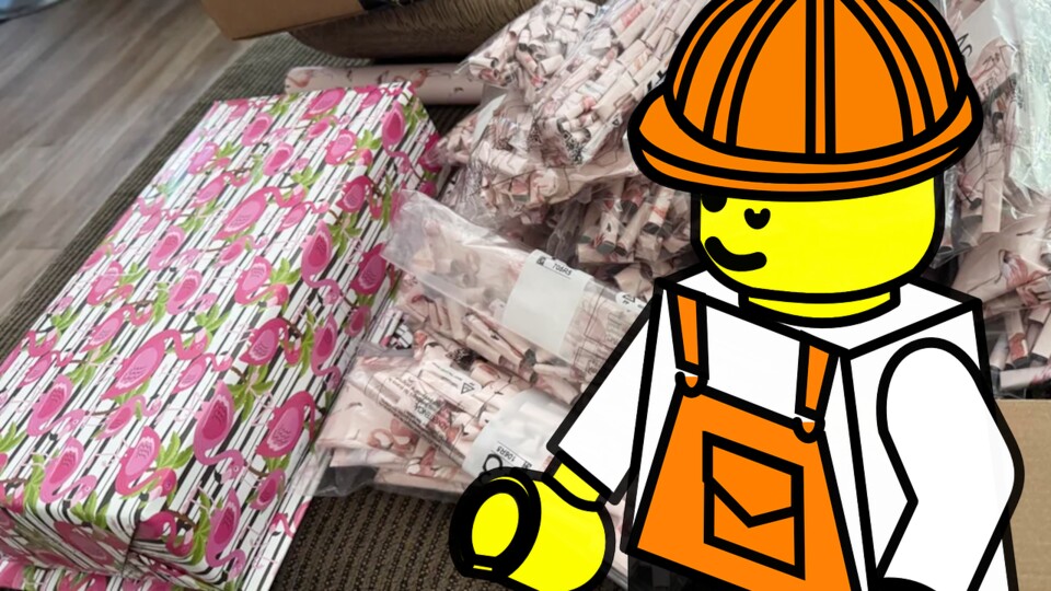 Hinter all den Mini-Verpackungen stecken 10.000 LEGO-Steine. (Bild: © Reddit bman_1013)
