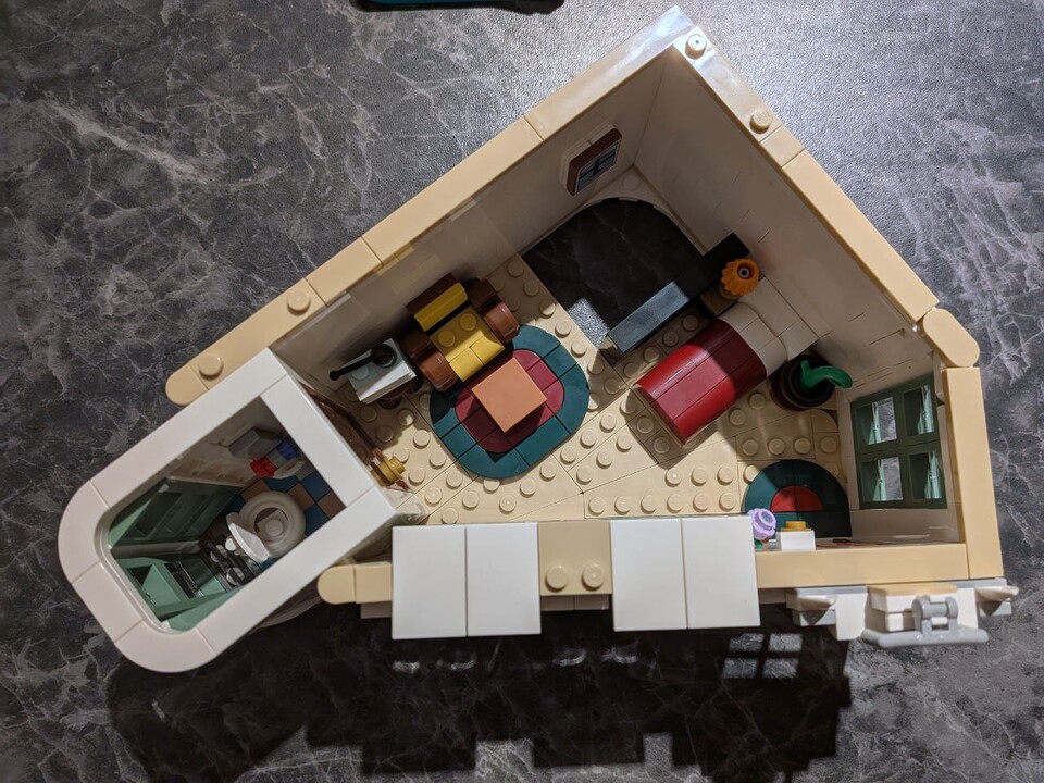 Ab dem ersten Stockwerk wirkt es etwas beliebig, wie die restlichen Zimmer eingerichtet sind.