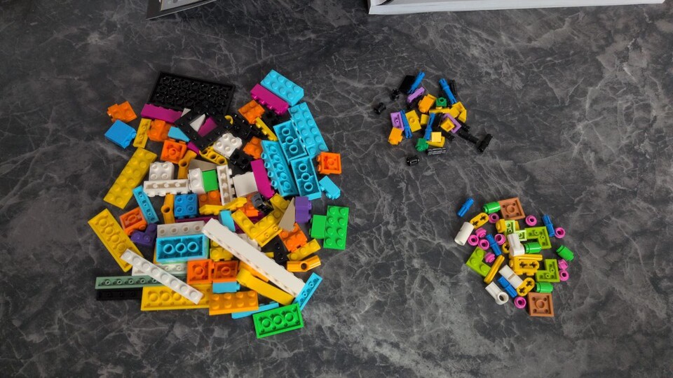 Der erste Bauschritt gibt schon die Richtung an, wie die anderen Schritte aussehen werden.