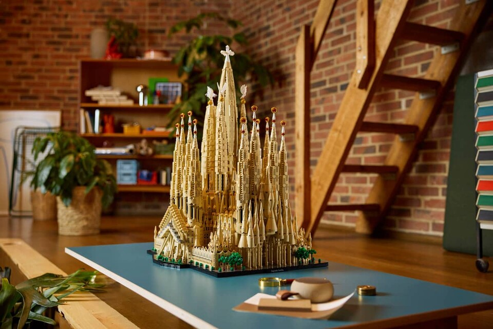 Die LEGO Sagrada Familia umfasst zwar viele Teile, ist aber günstiger als beispielsweise der neue LEGO Star Wars-Todesstern.
