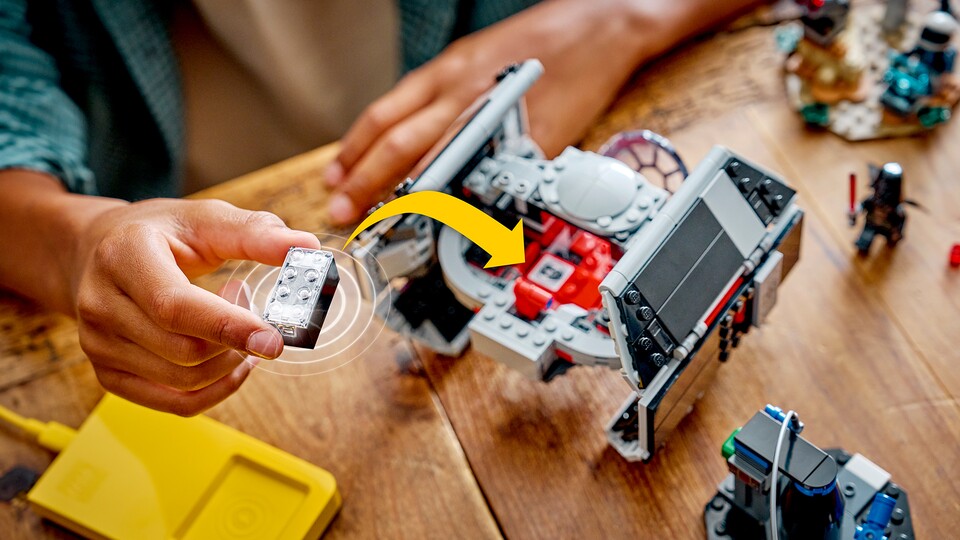 Die Smart Bricks sind das Herzstück von Smart Play und mit einem Chip sowie diversen Sensoren ausgestattet. (Bildquelle: LEGO)