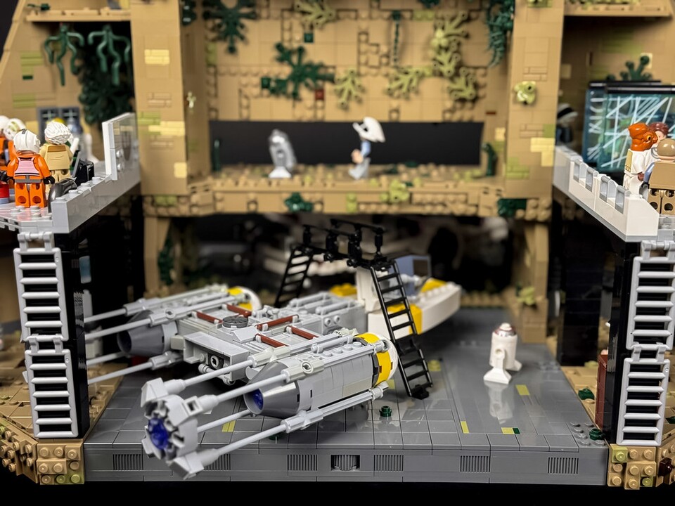 Unter anderem den Y-Wing hat er neu entworfen (Quelle. Eurobricks, -DoNe-).
