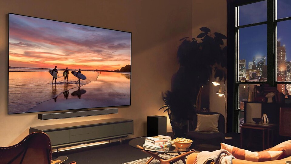 Gerade bei Fernsehabenden in dunkleren Räumen spielen OLED-Fernseher wie der LG C4 mit ihrem hohen Kontrast und ihrem perfekten Schwarz ihre Stärken aus.