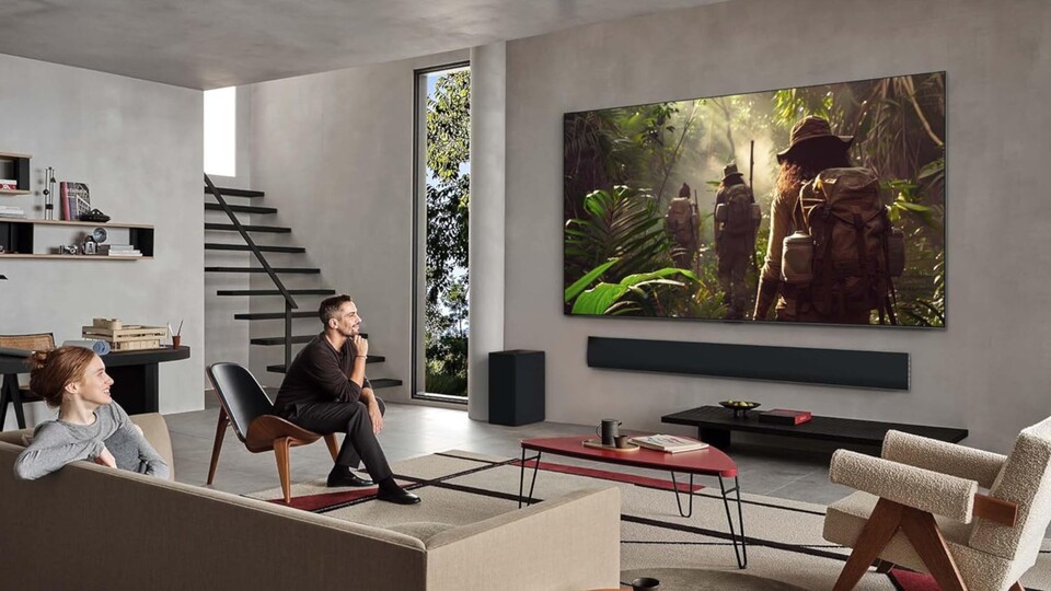 Der LG OLED G5 ist sehr schlank und kann deshalb gut an die Wand gehängt werden.