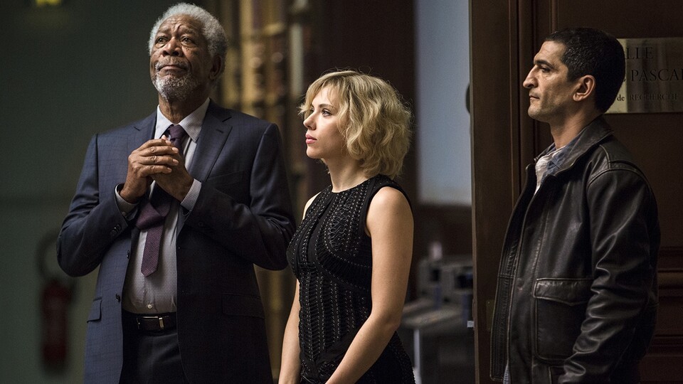 Morgan Freeman taucht zwar als Nebenfigur auf, besser wird der Film dadurch aber auch nicht.