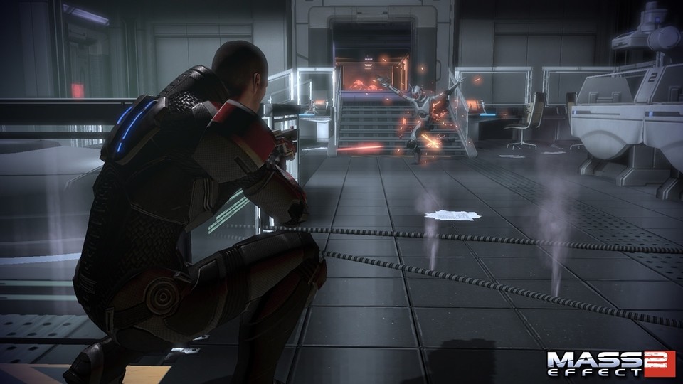 Mass Effect 2: Das Deckungssystem wurde für den zweiten Teil deutlich überarbeitet und spielt sich nun merklich flüssiger. Trotzdem fehlen uns Funktionen wie »Blindes Feuern«. 