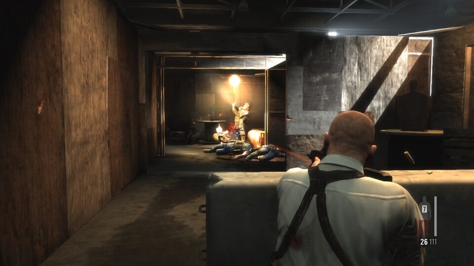 Neu in Max Payne 3: Max kann auch aus der Deckung feuern.