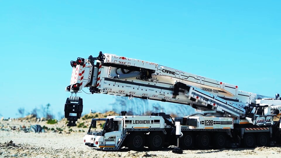 Der Liebherr-Kran (Set 17007 und 17008) von Mould King ist das wohl komplexeste Set aus Klemmbausteinen auf dem Markt.